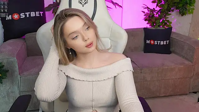 Cassy-Celestial  online show from December 2024 05:42:01 AM