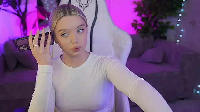 Cassy-Celestial  online show from February 2025 03:47:02 AM