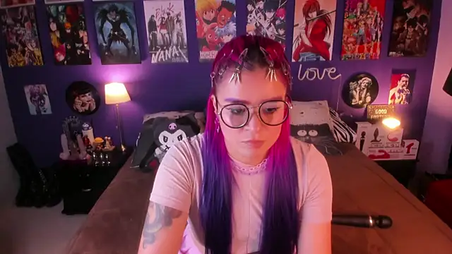 Snapshot of anne_cross chatting on November 2025 09:58:01 PM anne cross online show from November 2025 09:58:01 PM