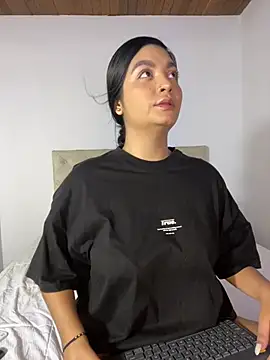 Snapshot of DashaStar chatting on December 2024 03:24:01 AM DashaStar online show from December 2024 03:24:01 AM