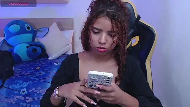 Snapshot of aurora_rodriguez chatting on December 2024 03:33:02 PM aurora rodriguez online show from December 2024 03:33:02 PM