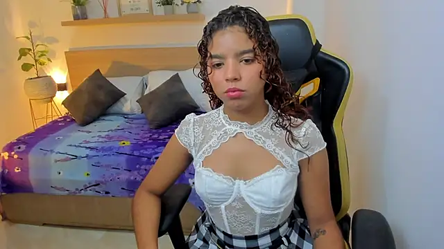 Snapshot of aurora_rodriguez chatting on February 2025 12:06:02 PM aurora rodriguez online show from February 2025 12:06:02 PM