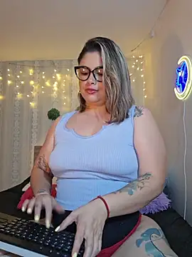 Juliietha servas online show from May 2026 12:49:01 AM