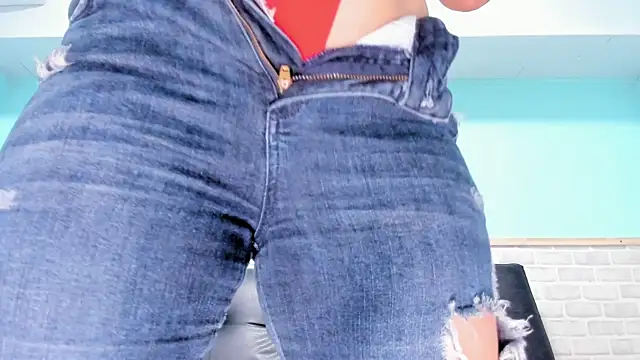 emily hunter12 online show from September 2025 01:38:02 PM