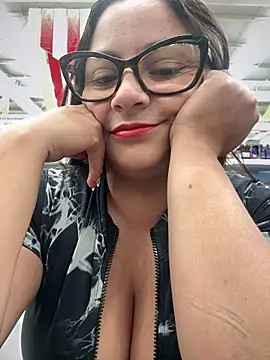 Snapshot of Sol_biglips chatting on January 2025 01:28:01 PM Sol biglips online show from January 2025 01:28:01 PM