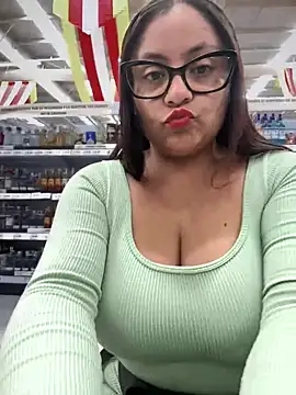 Snapshot of Sol_biglips chatting on January 2025 01:10:01 PM Sol biglips online show from January 2025 01:10:01 PM