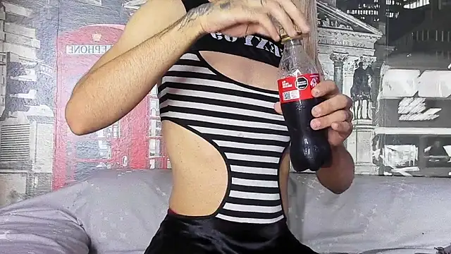 Haileybieberr online show from March 2026 02:56:01 PM