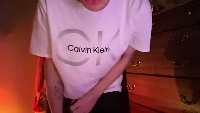 Snapshot of Mikeswanston chatting on October 2025 05:24:02 PM Mikeswanston online show from October 2025 05:24:02 PM