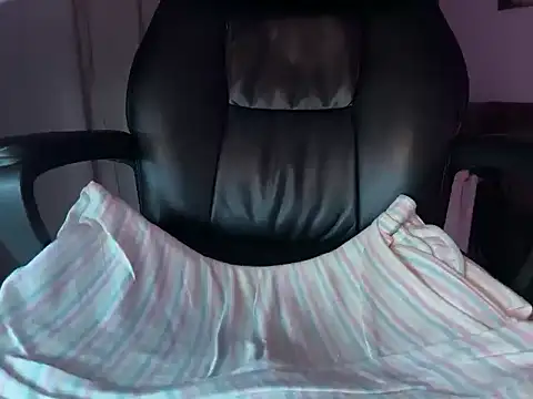 Snapshot of DalvinKros chatting on October 2025 11:28:02 PM DalvinKros online show from October 2025 11:28:02 PM