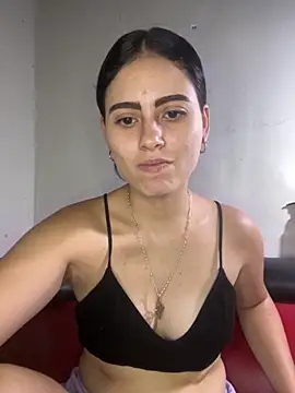 Snapshot of Azuna25 chatting on October 2025 05:33:02 PM Azuna25 online show from October 2025 05:33:02 PM