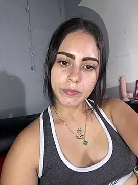 Azuna25 online show from April 2026 11:14:02 PM