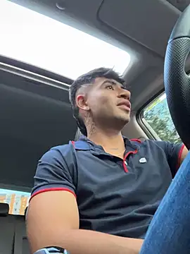 Snapshot of tom_thick chatting on October 2025 11:00:02 AM tom thick online show from October 2025 11:00:02 AM