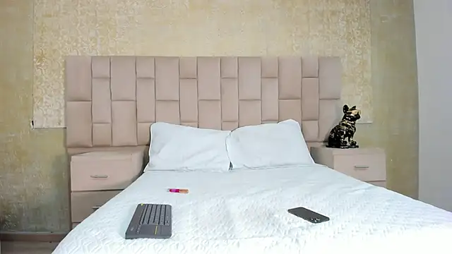 LaurenSnow online show from February 2025 03:48:02 PM