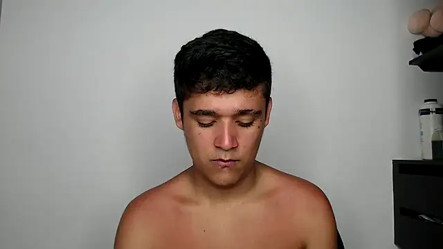 Snapshot of kaiine190 chatting on April 2026 06:47:01 AM kaiine190 online show from April 2026 06:47:01 AM