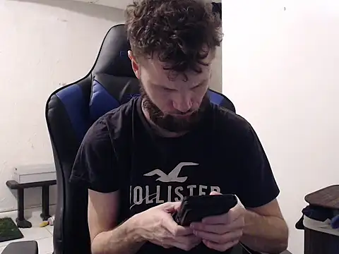 Snapshot of Talenjames4 chatting on November 2025 10:46:01 PM Talenjames4 online show from November 2025 10:46:01 PM