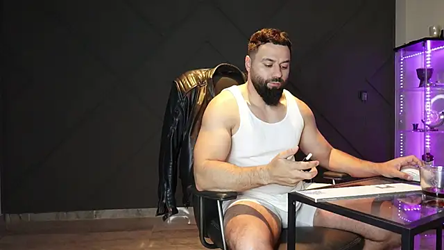 mattmasterss online show from April 2026 09:42:01 PM