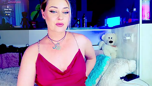 JuliaSpace  online show from July 2026 04:49:02 PM