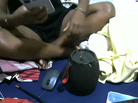 Ma-yolo001 online show from February 2025 07:10:01 PM