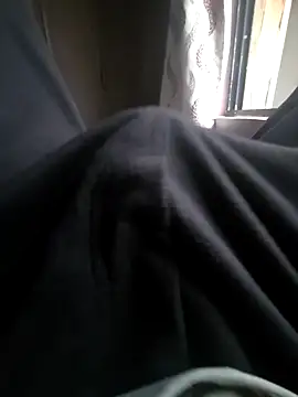 Snapshot of Yours1311 chatting on October 2025 12:06:02 PM Yours1311 online show from October 2025 12:06:02 PM