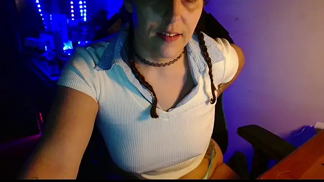 Snapshot of bratty_niagara chatting on February 2026 08:45:01 PM bratty niagara online show from February 2026 08:45:01 PM