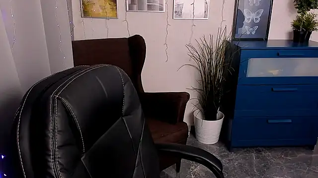 AlicePopsy online show from March 2025 06:51:02 PM