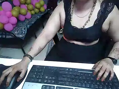 Arushisingh8888 online show from December 2024 11:45:02 AM