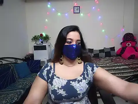 Arushisingh8888 online show from February 2025 10:37:02 AM