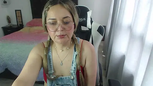 Snapshot of samy_vsn chatting on February 2025 05:18:02 PM samy vsn online show from February 2025 05:18:02 PM