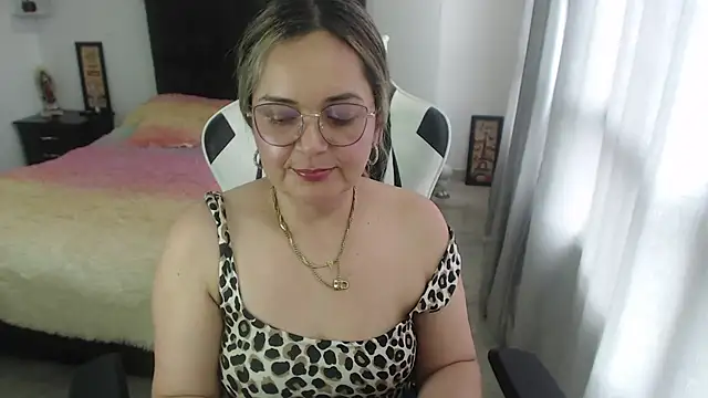 Snapshot of samy_vsn chatting on February 2025 07:28:01 PM samy vsn online show from February 2025 07:28:01 PM