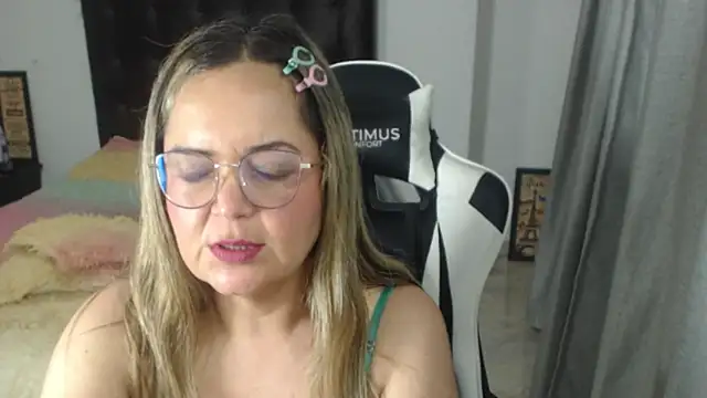 Snapshot of samy_vsn chatting on February 2025 12:15:02 AM samy vsn online show from February 2025 12:15:02 AM