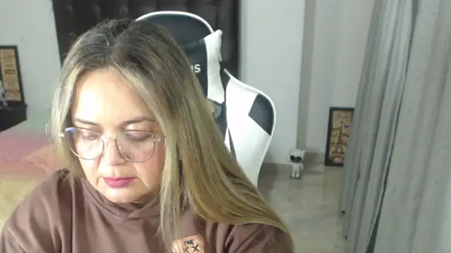 Snapshot of samy_vsn chatting on February 2025 01:08:01 AM samy vsn online show from February 2025 01:08:01 AM