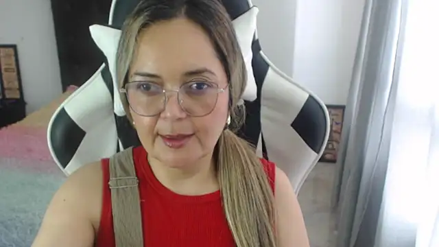 Snapshot of samy_vsn chatting on February 2025 04:44:01 PM samy vsn online show from February 2025 04:44:01 PM