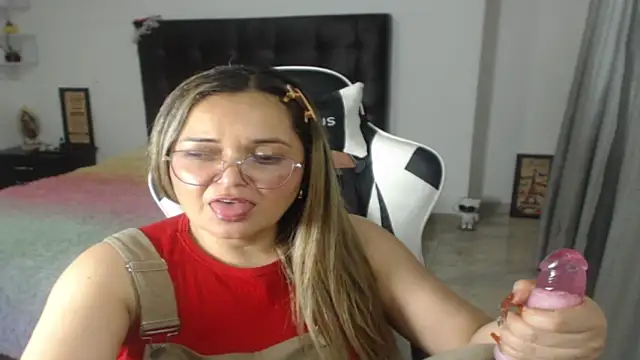 Snapshot of samy_vsn chatting on February 2025 01:36:02 AM samy vsn online show from February 2025 01:36:02 AM