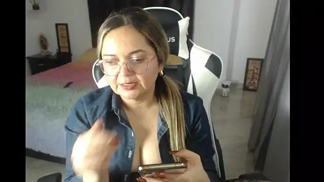 Snapshot of samy_vsn chatting on February 2025 10:48:01 PM samy vsn online show from February 2025 10:48:01 PM