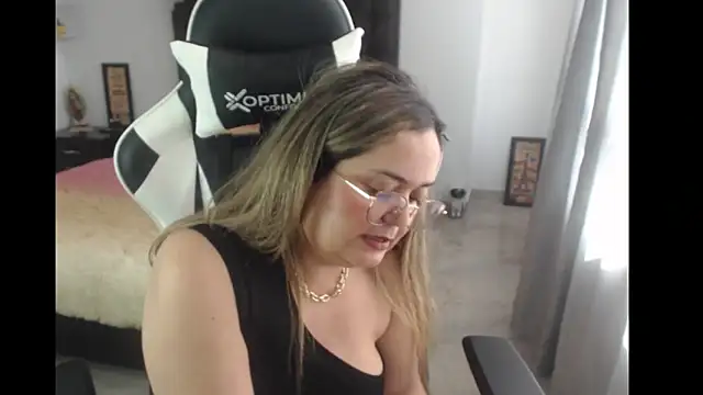 Snapshot of samy_vsn chatting on February 2025 09:01:02 PM samy vsn online show from February 2025 09:01:02 PM