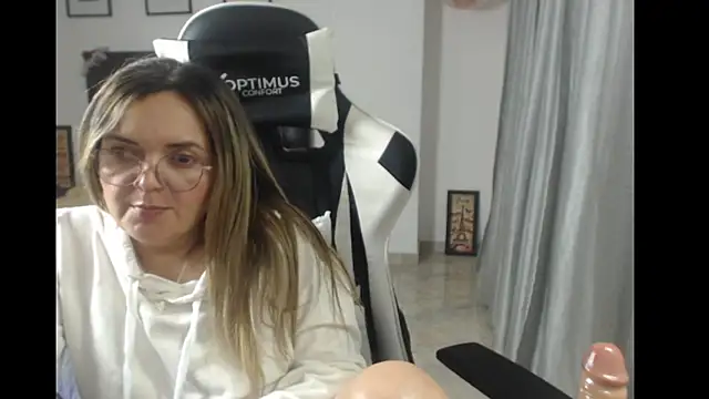 Snapshot of samy_vsn chatting on March 2025 01:32:02 AM samy vsn online show from March 2025 01:32:02 AM