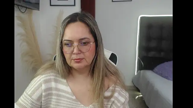 Snapshot of samy_vsn chatting on September 2025 07:03:01 PM samy vsn online show from September 2025 07:03:01 PM