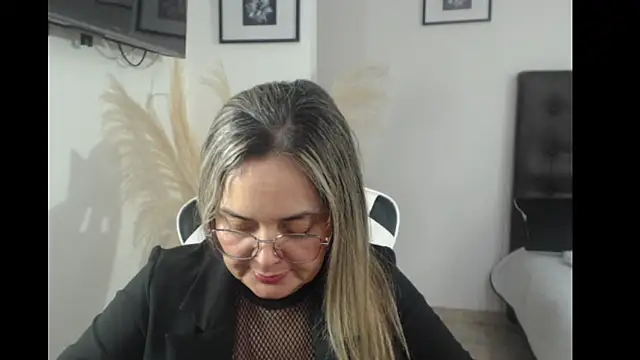 Snapshot of samy_vsn chatting on September 2025 07:38:01 PM samy vsn online show from September 2025 07:38:01 PM