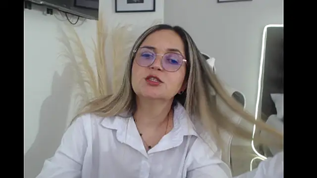 Snapshot of samy_vsn chatting on October 2025 06:25:02 PM samy vsn online show from October 2025 06:25:02 PM