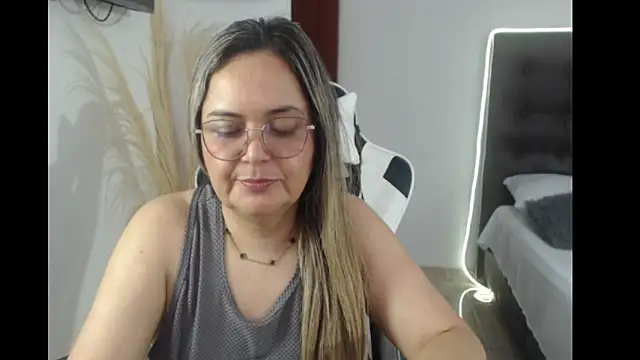 Snapshot of samy_vsn chatting on October 2025 03:52:01 PM samy vsn online show from October 2025 03:52:01 PM