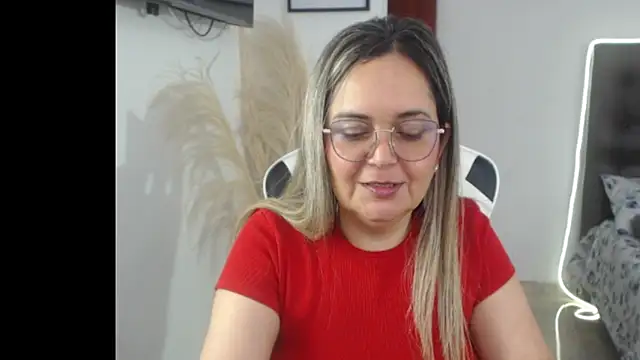 Snapshot of samy_vsn chatting on October 2025 06:42:01 PM samy vsn online show from October 2025 06:42:01 PM