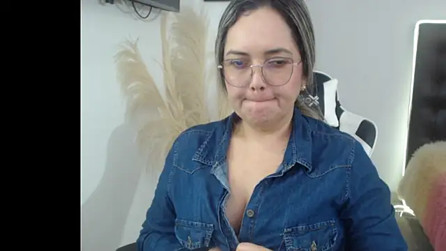 Snapshot of samy_vsn chatting on October 2025 08:09:02 PM samy vsn online show from October 2025 08:09:02 PM