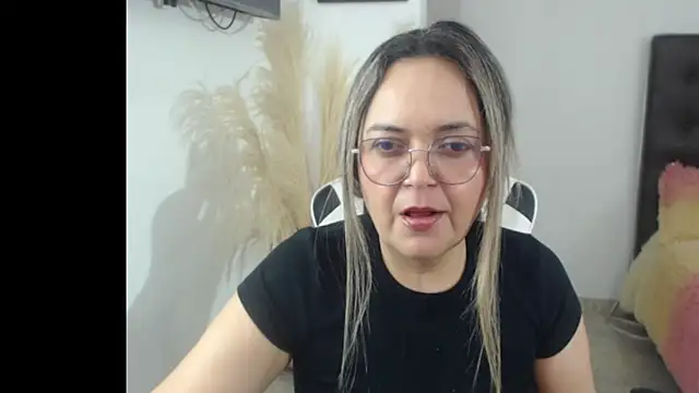 Snapshot of samy_vsn chatting on October 2025 09:41:01 PM samy vsn online show from October 2025 09:41:01 PM