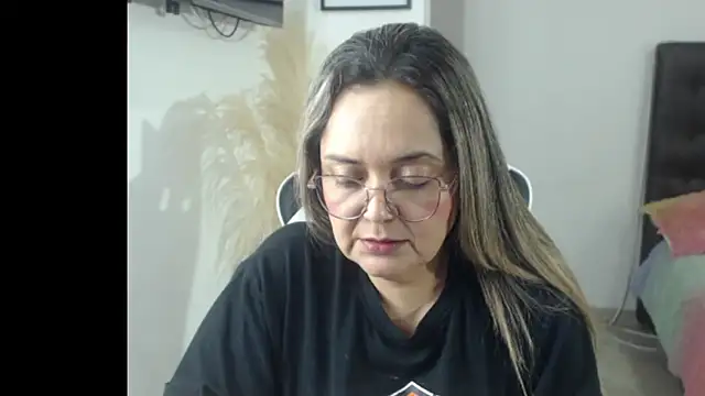 Snapshot of samy_vsn chatting on October 2025 10:44:02 PM samy vsn online show from October 2025 10:44:02 PM