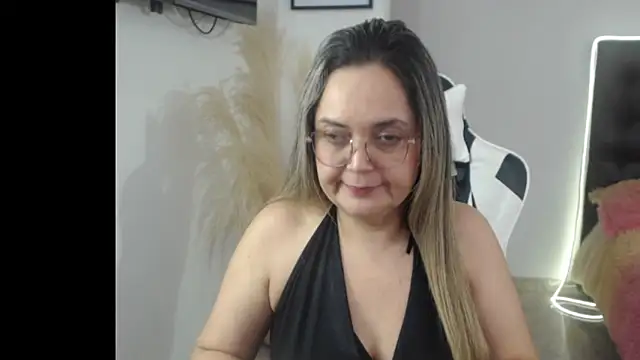 Snapshot of samy_vsn chatting on October 2025 05:57:02 PM samy vsn online show from October 2025 05:57:02 PM