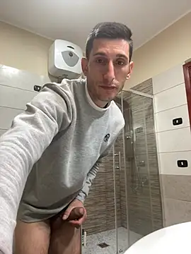 Gionnytav online show from February 2026 06:39:01 PM