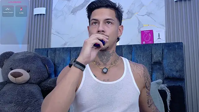 JAYCOB00 online show from June 2026 02:17:01 AM