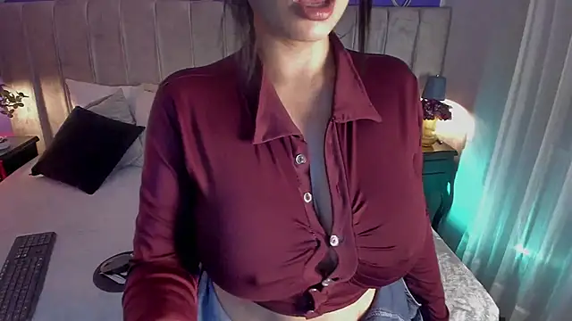 EvaaStevens online show from June 2026 07:45:02 PM