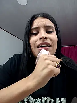 Snapshot of _elektrah chatting on November 2025 11:40:01 PM elektrah online show from November 2025 11:40:01 PM