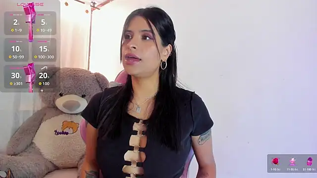 Snapshot of _elektrah chatting on November 2025 06:56:02 PM elektrah online show from November 2025 06:56:02 PM